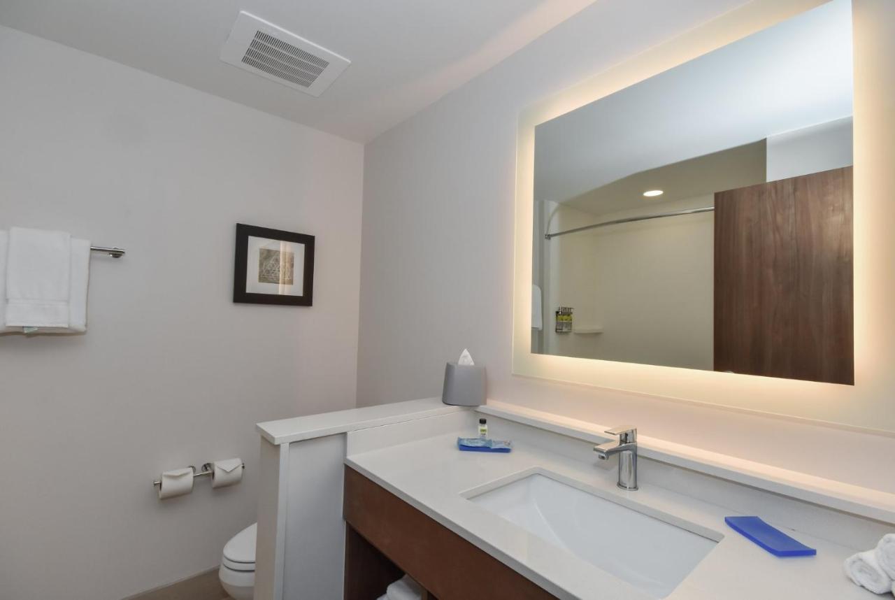 Holiday Inn Express & Suites Charlotte - Ballantyne By Ihg Eksteriør billede