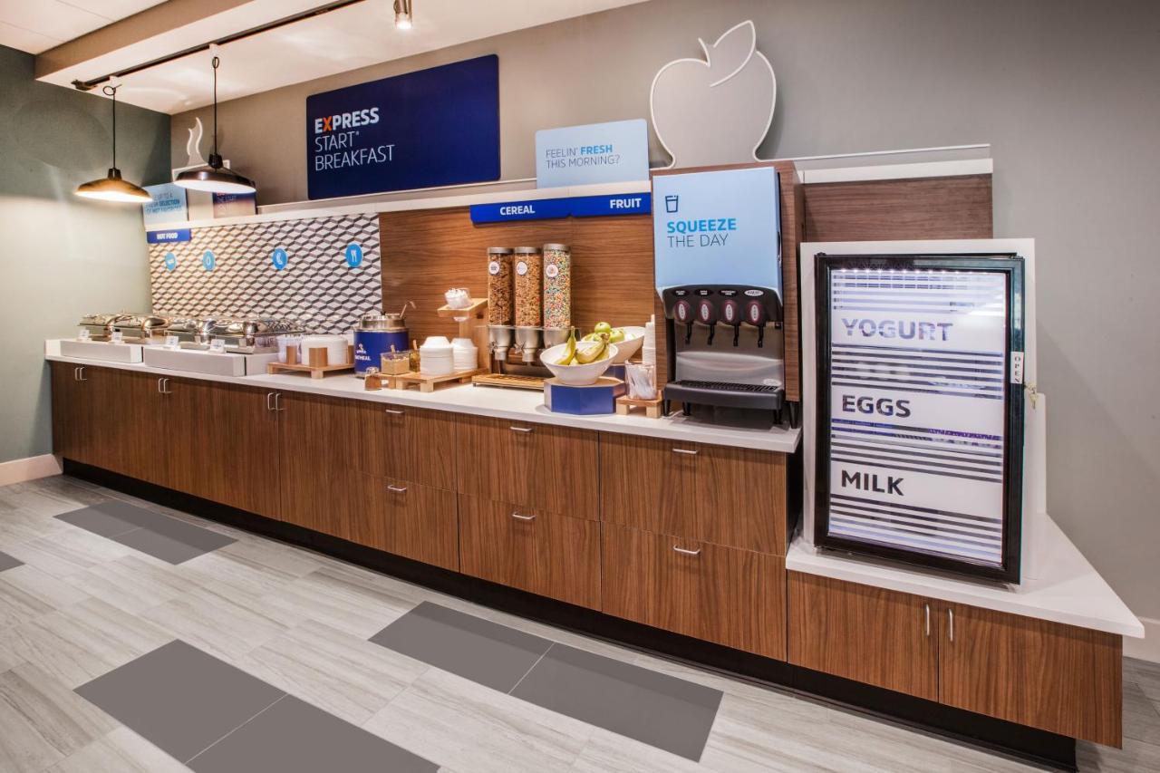 Holiday Inn Express & Suites Charlotte - Ballantyne By Ihg Eksteriør billede